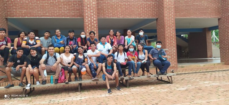 Cierre de curso de capacitación de la Lengua Originaria gwarayu a los estudiantes de 6to de secundaria de la Unidad educativa Jose Barrero Valverde del distrito de Ascencion  de Guarayos.