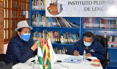 EL EQUIPO TÉCNICO DEL IPELC , A LA CABEZA DEL DIRECTOR GENERAL EJECUTIVO WALTER GUTIÉRREZ MENA , SE REUNEN JUNTO ADAN PARI RODRÍGUEZ  , OFICIAL DE EDUCACION DEL FONDO DE NACIONES UNIDAS PARA LA INFANCIA  UNICEF.
