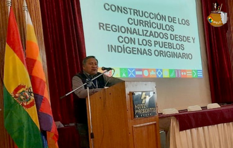 Director General Ejecutivo del IPELC expone el tema “Construcción de los Currículos Regionalizados desde y con los Pueblos Indígenas Originarios” en la Cumbre Nacional de Autonomía Indígena Originaria Campesina.