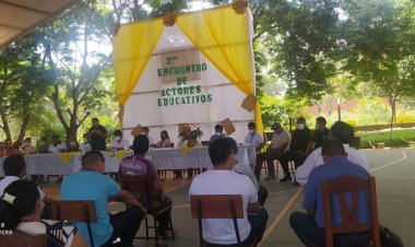 ILC-GWARAYU, participando en el 2do Encuentro de actores educativos de la gestion 2022.