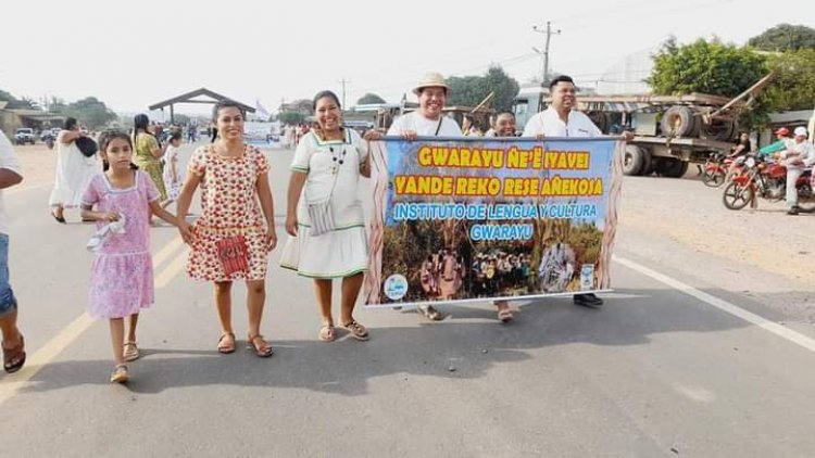 ILC GWARAYU dependiente del IPELC, participaron en la entrada Folclórica Cultural, dando realce a los 196 aniversario de Ascension de Guarayos.