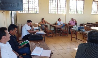REUNION DE COORDINACION CON MAESTROS DE SECUNDARIA PARA CONTINUAR EL TRABAJO DE ARMONIZACION DE PLANES Y PROGRAMAS DEL CURRICULO BASE Y EL CURRICULO REGIONALIZADO DE LA NACION BAURE.