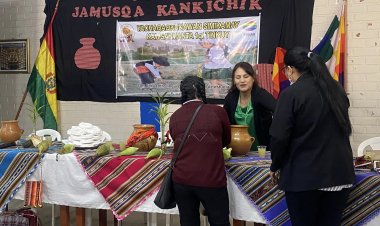 WAWAKUNA QHICHWA SIMIPI TAKIRINKU