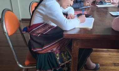 ILC Quechua - QHIRUSIK qhichwa jatun wasi chaninchachkan modalidad B1 ñisqata pikunachus  mama yachay wasiman yaykuyta munachkanku