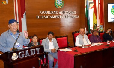 EL IPELC ENTREGA LA RESOLUCIÓN ADMINISTRATIVA N° 004/2024, QUE OFICIALIZA LA TRADUCCIÓN DEL HIMNO A TARIJA EN LENGUA GUARANI.