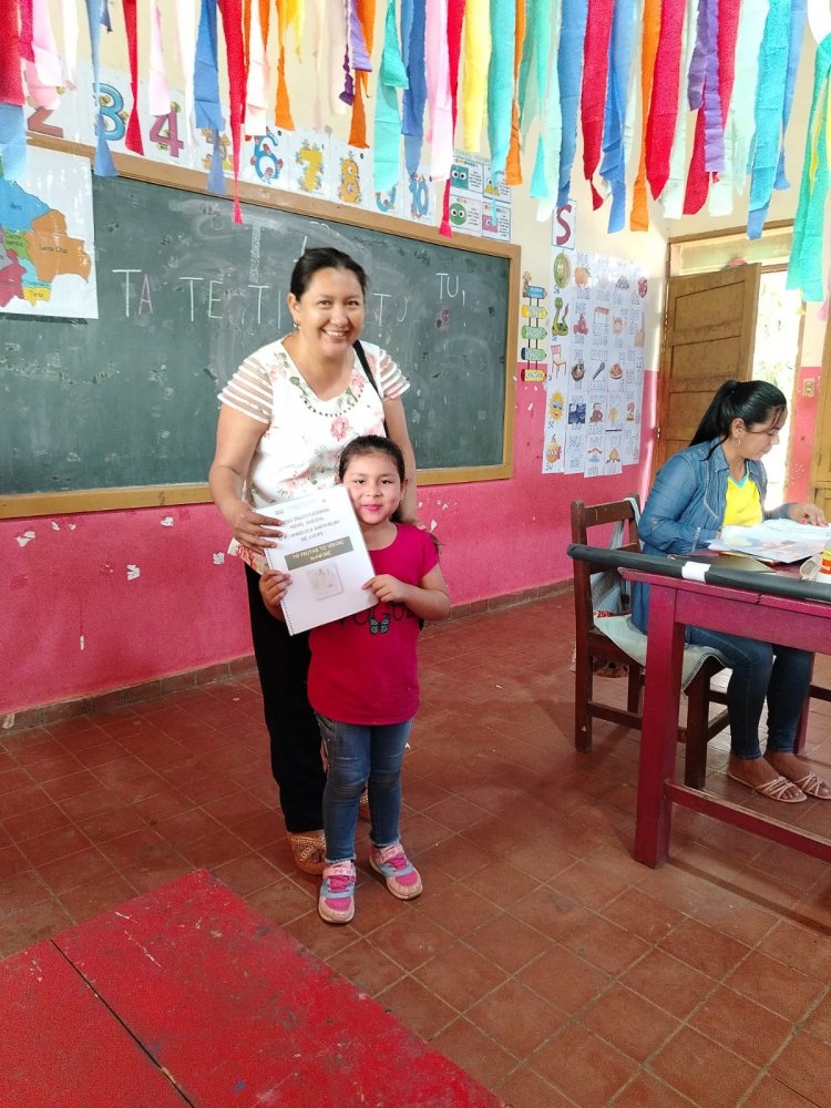 ENTREGA DE CARTILLAS EDUCATIVAS AL NIDO LINGUISTICO "TIPOREKCHI" DE LA U.E ANGELICA BARTHELEMY DE OJOPI