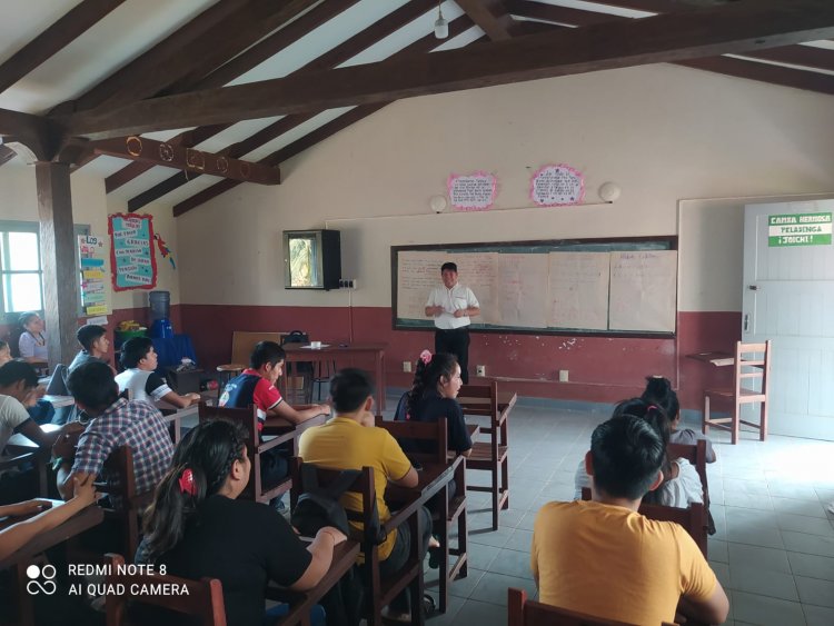 Estudiantes de Yaguarú se capacitan en escritura de la lengua Guarayu con el apoyo del (ILC-GW)