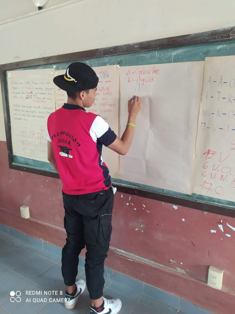 Estudiantes de Yaguarú se capacitan en escritura de la lengua Guarayu con el apoyo del (ILC-GW)