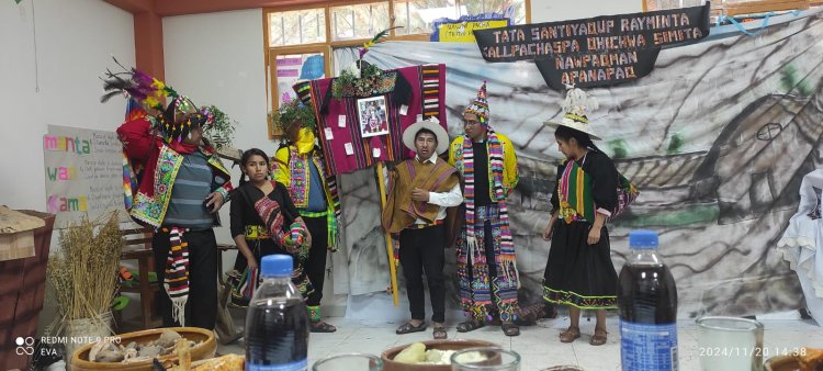 ILC - Quechua / QHIRUSIK Wasi P’utuqsi kitipi "Mariscal Andrés  de Santa  Cruz" Mama Yachaywasipi Taller Complementaria de Lengua Originaria Quechua chaninchay ruwakurqa.