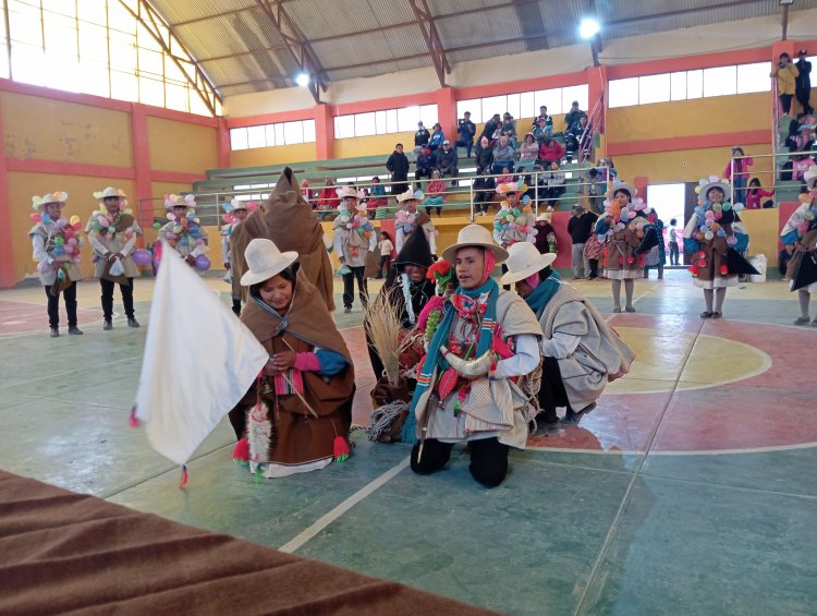 III ENCUENTRO DE BACHILLERES URUS Y I CONCURSO DE POESÍA Y DANZA  DE LA NACIÓN URU