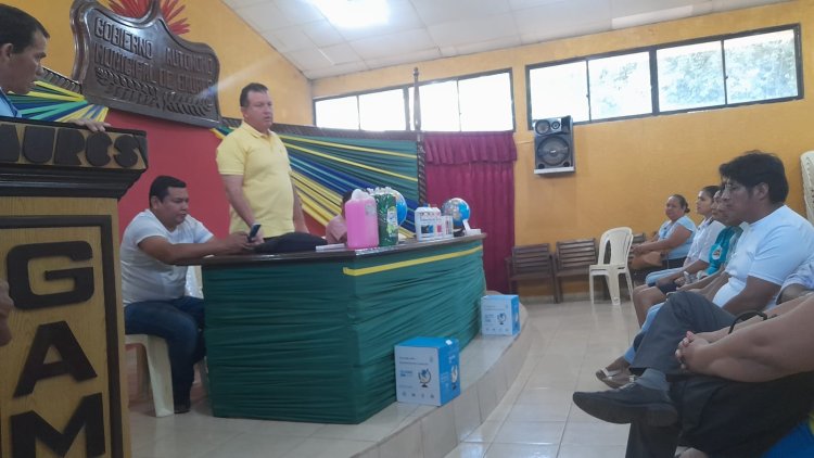EL GOBIERNO MUNICIPAL DE BAURES REALIZA LA ENTREGA DE MATERIAL DE ESCRITORIO Y DE LIMPIEZA AL INSTITUTO DE LENGUA Y CULTURA BAURE