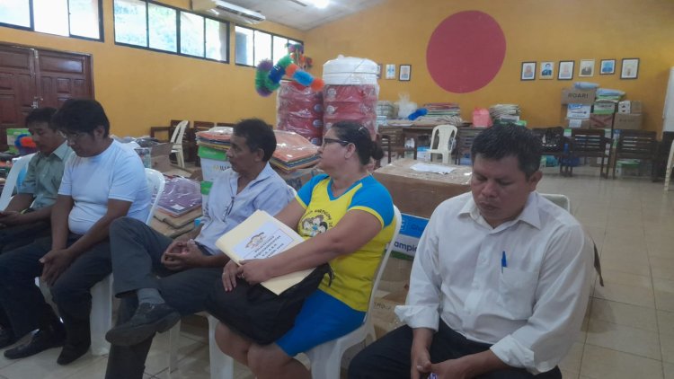 EL GOBIERNO MUNICIPAL DE BAURES REALIZA LA ENTREGA DE MATERIAL DE ESCRITORIO Y DE LIMPIEZA AL INSTITUTO DE LENGUA Y CULTURA BAURE