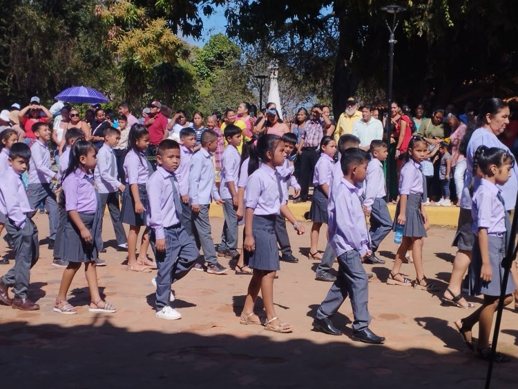 IPELC - ILC BAURE. LA NACIÓN BAURE RINDE HOMENAJE A NUESTRA QUERIDA PATRIA BOLIVIA EN SU BICENTENARIO