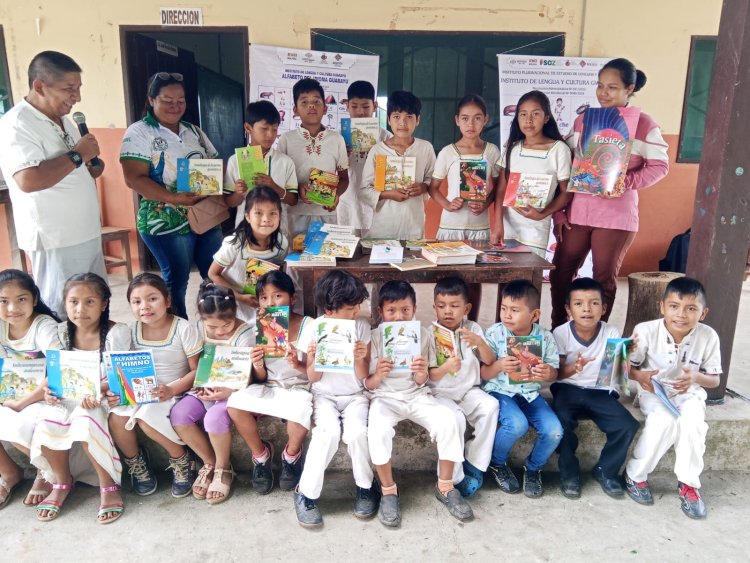 Entrega de material didáctico para fortalecer la enseñanza de la lengua Guarayu