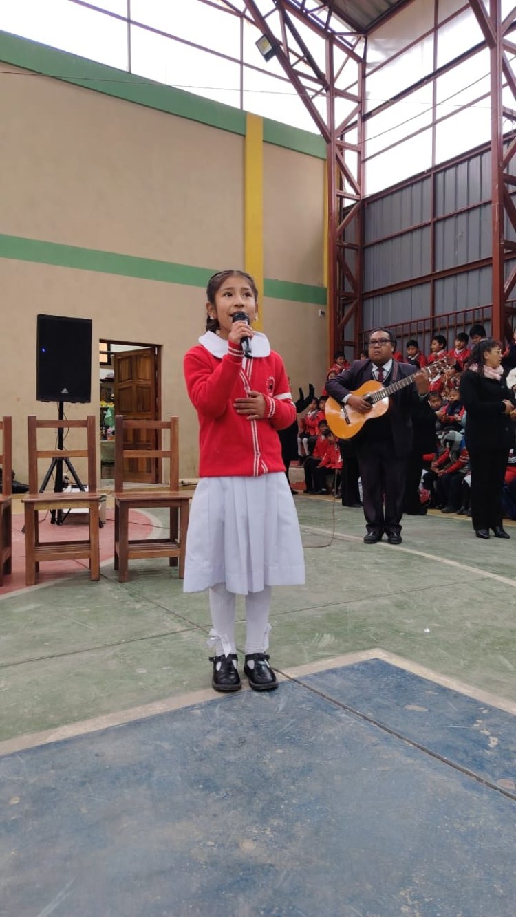 ILC - Quechua. "Tomas Katari- Kurusa Llawi" Qhichwa Runa Simi Kawsay jatun wasi,  (ILCQ), Quchapampa, Chukichaka, P'utuqsi kitipi ima  ERCE- OPCE 2026 qhawariy kamachiy llamk’ay ruwayninkupi  yanapakuchkan, kay yanapakuyninwan  imayna yachaywasikunapi yachaqay llamk’ay thatkiskan chayta yachanapaq, chaypaqtaq juk llamk'ana wasijina llamk'arispa kachkanku.