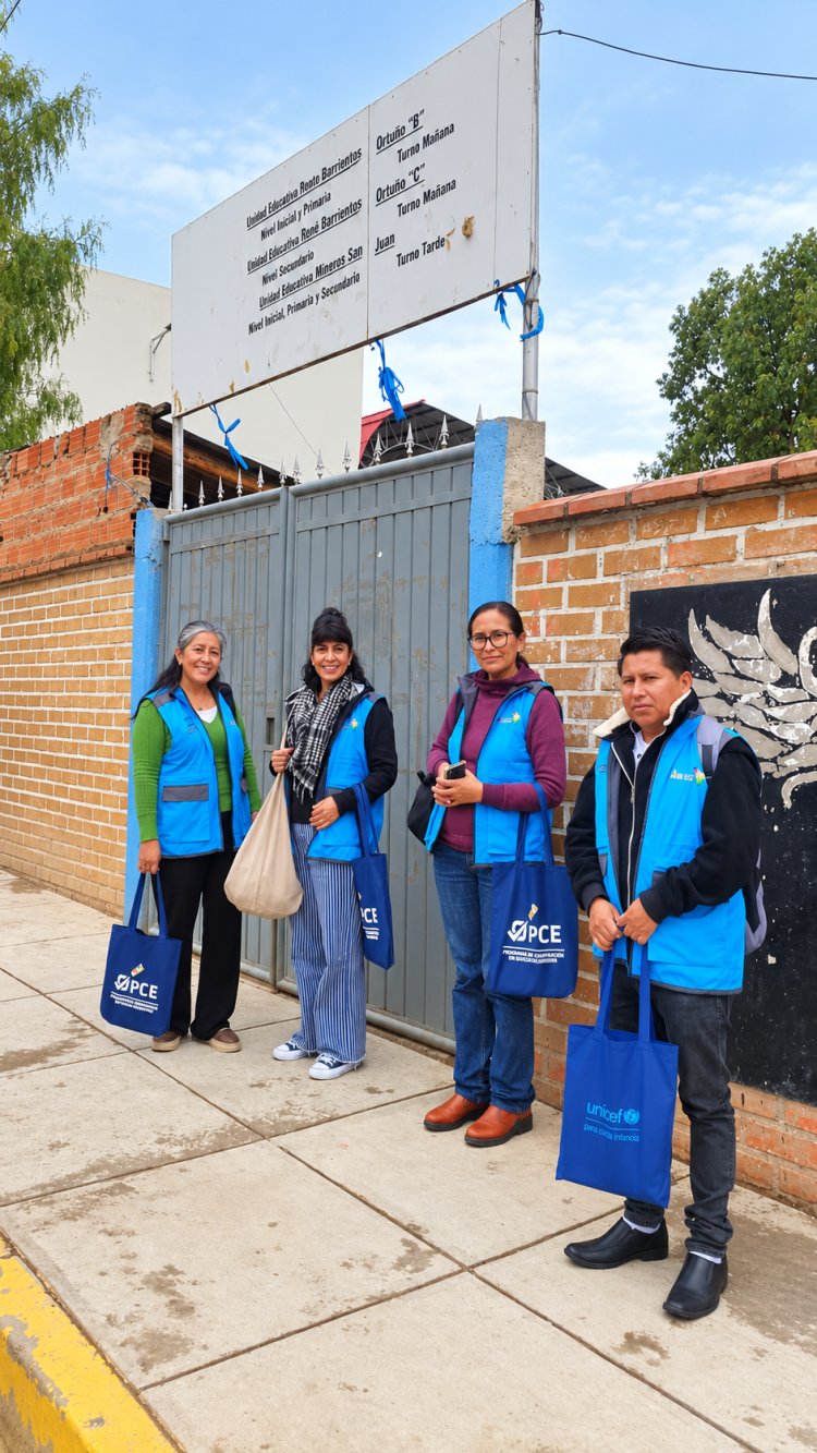 ILC - Quechua. "Tomas Katari- Kurusa Llawi" Qhichwa Runa Simi Kawsay jatun wasi,  (ILCQ), Quchapampa, Chukichaka, P'utuqsi kitipi ima  ERCE- OPCE 2026 qhawariy kamachiy llamk’ay ruwayninkupi  yanapakuchkan, kay yanapakuyninwan  imayna yachaywasikunapi yachaqay llamk’ay thatkiskan chayta yachanapaq, chaypaqtaq juk llamk'ana wasijina llamk'arispa kachkanku.